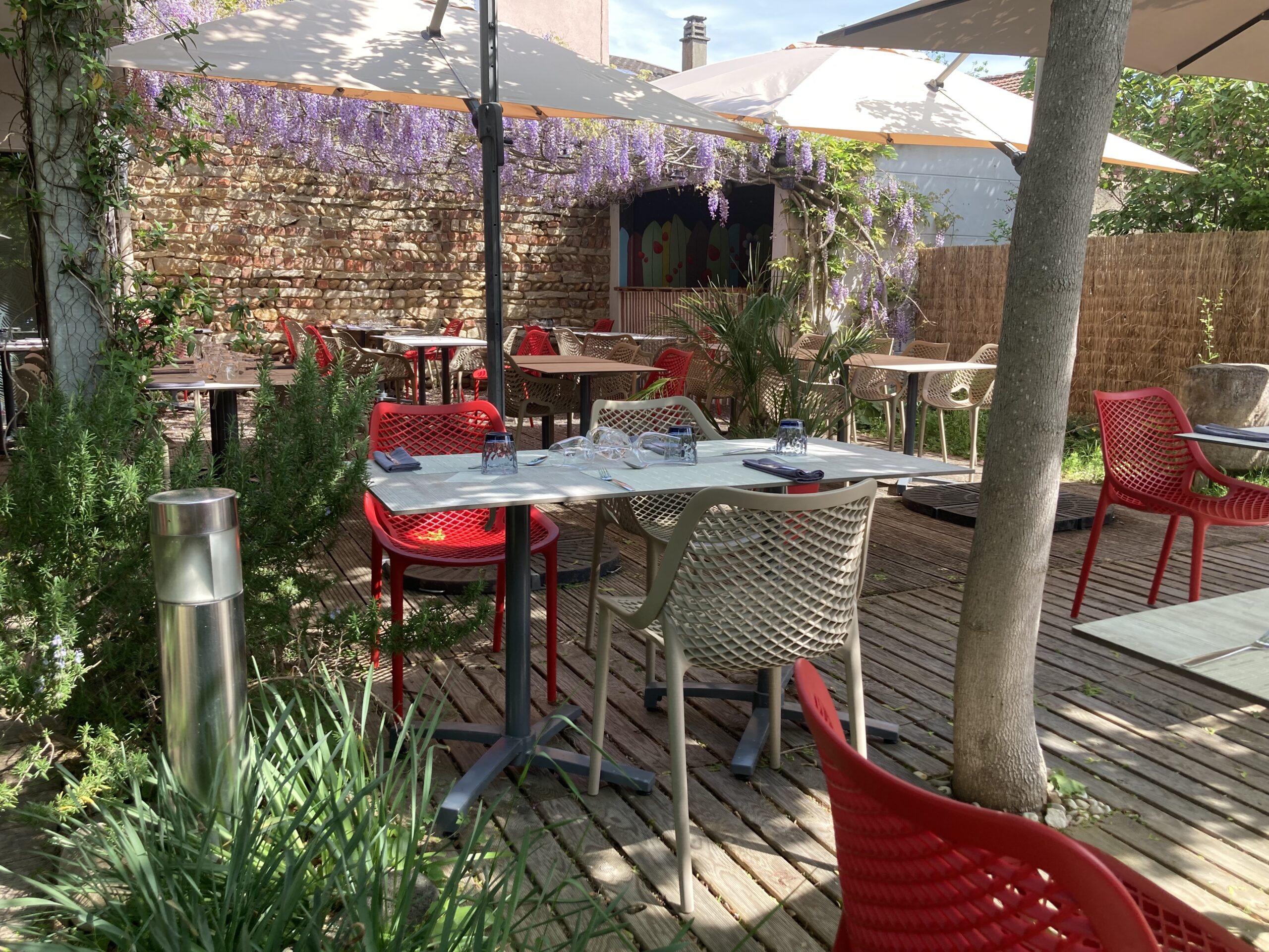 la terrasse de notre restaurant près de Bourg-en-Bresse